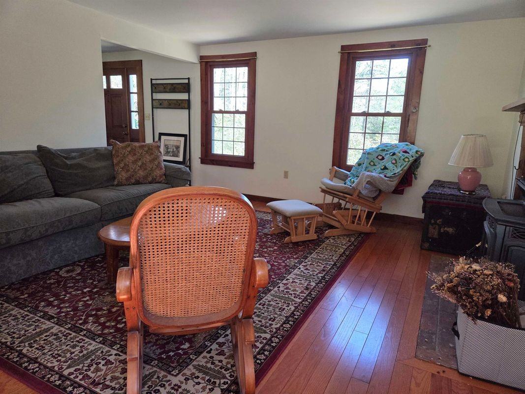 43 Casalis Rd - Photo 7 of 36