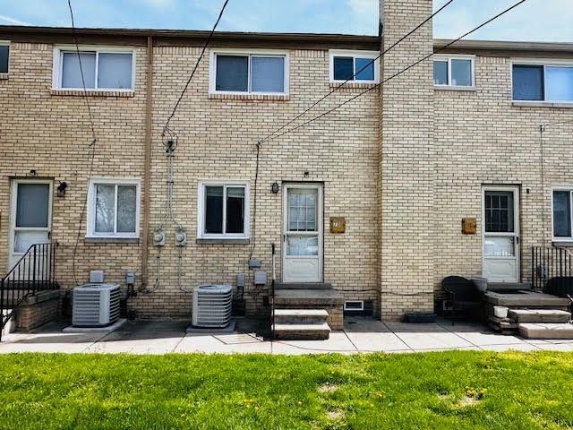 70 Crocker Blvd - Photo 3 of 22
