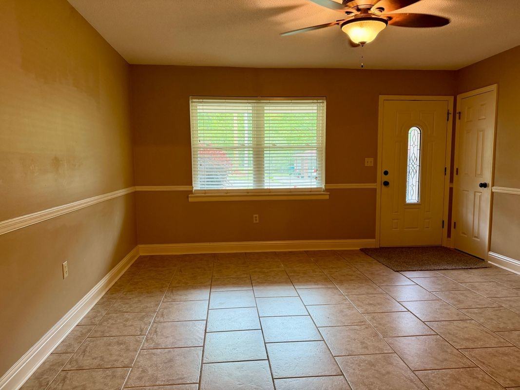 106 Hickory Dr - Photo 4 of 21