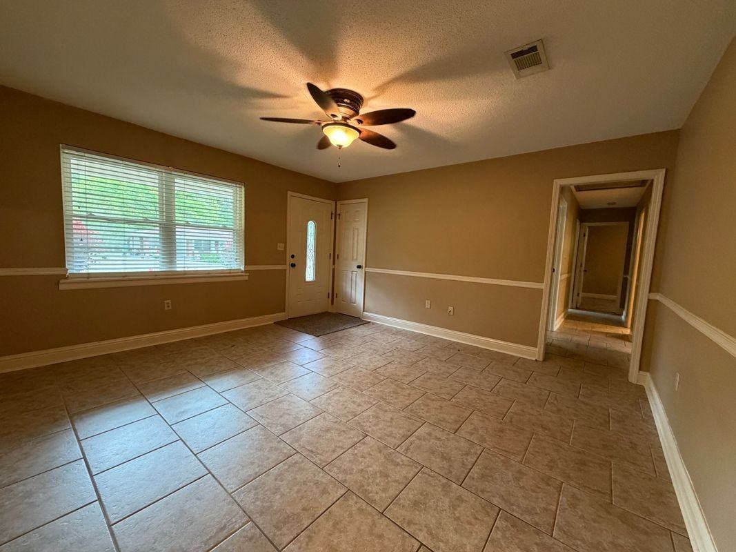 106 Hickory Dr - Photo 7 of 21