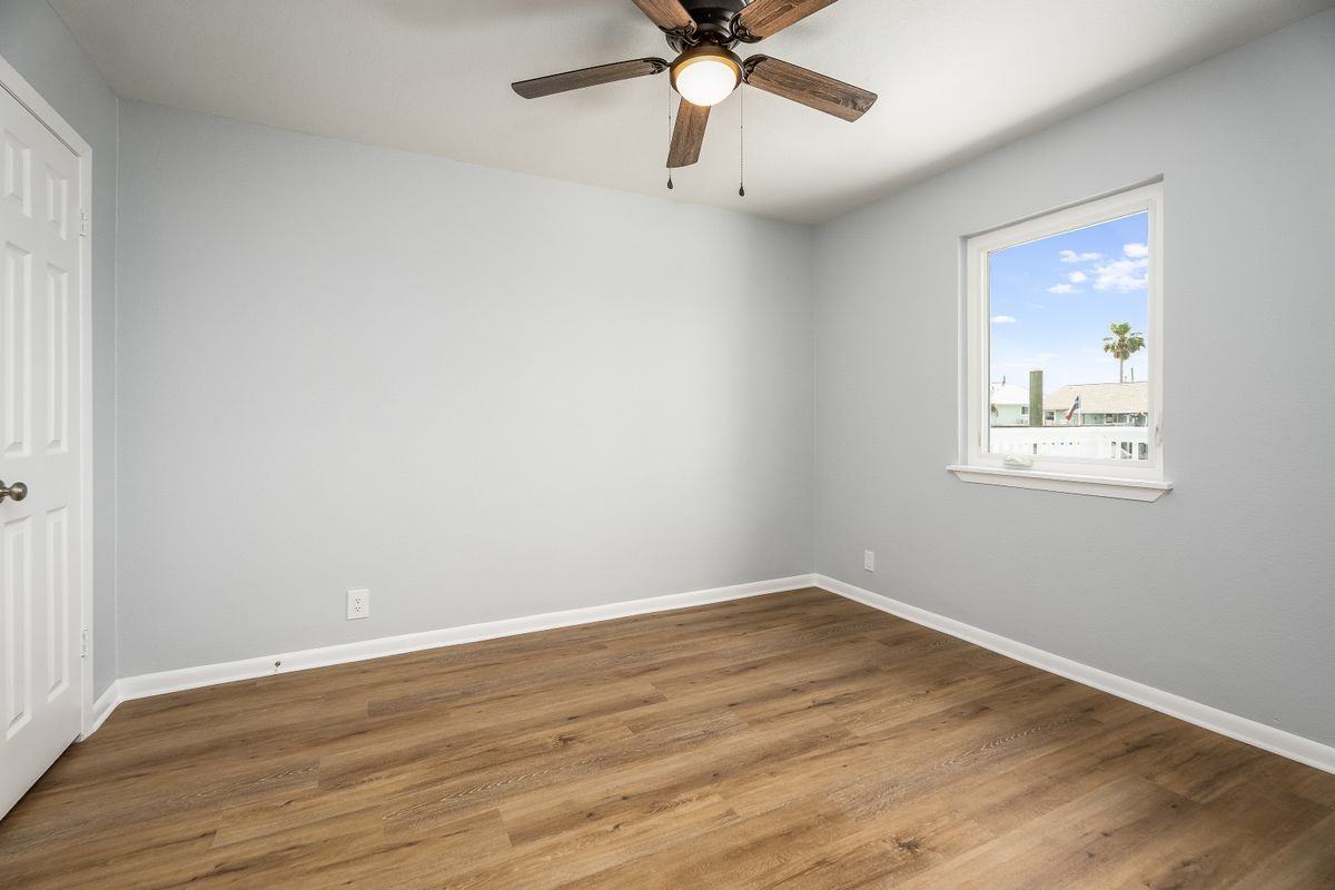 901 Bonita St - Photo 6 of 24