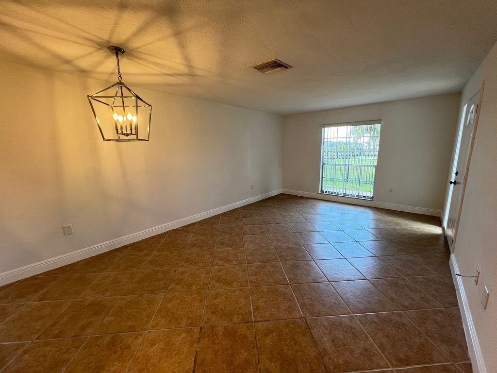 710 Bayou Ave - Photo 5 of 15