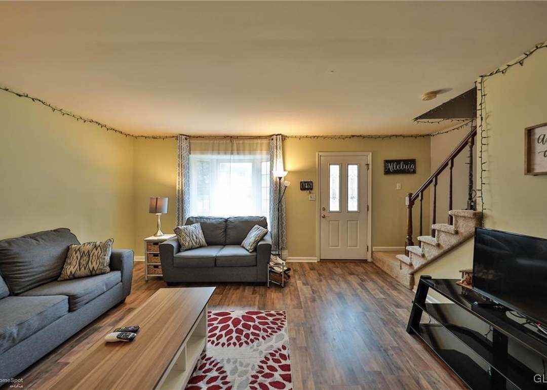 2637 Arch St Sw - Photo 3 of 21