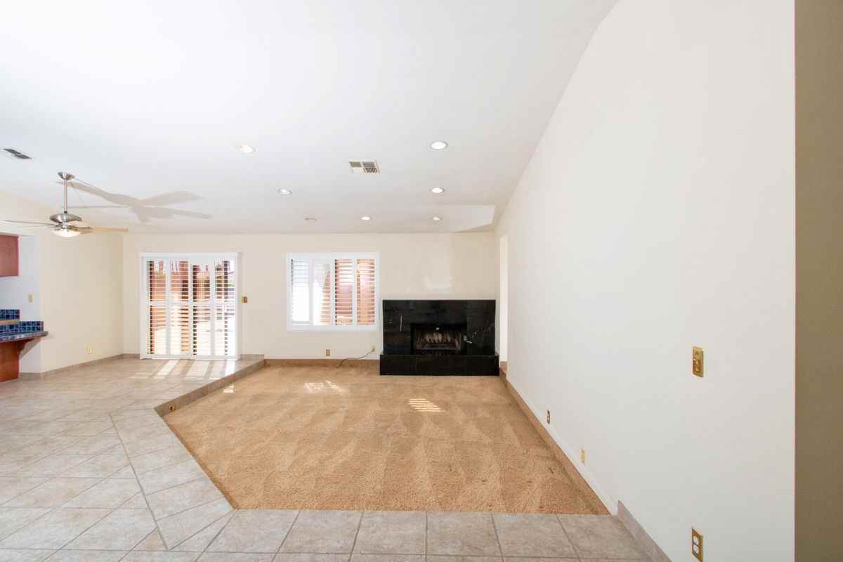 64337 Doral Dr - Photo 4 of 10