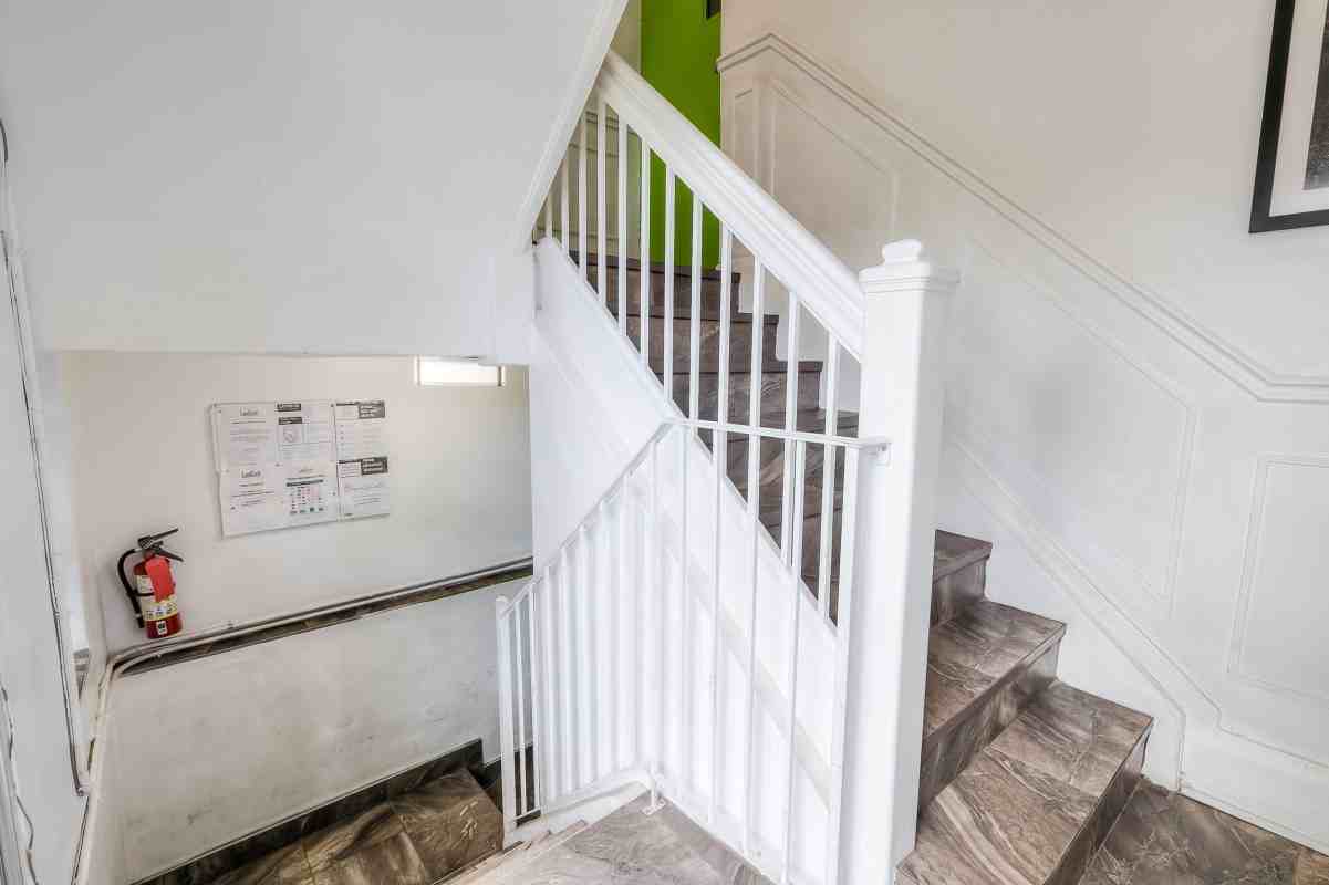 492 Montrose Ave #26 - Photo 6 of 14