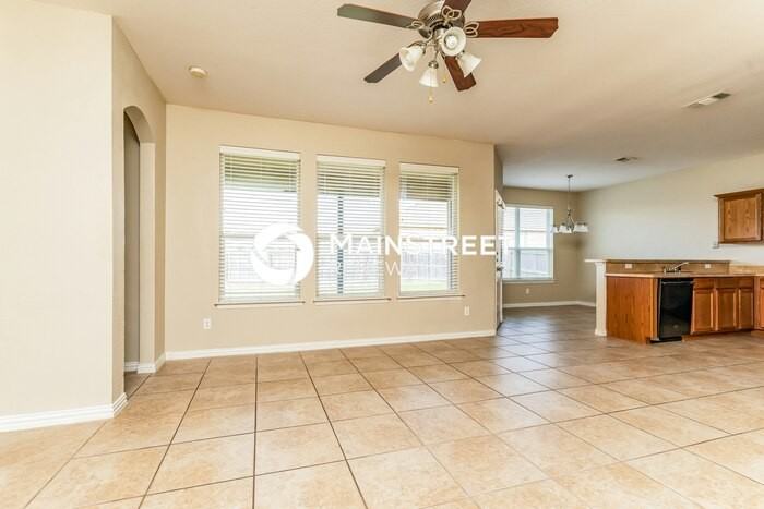 204 Kennedy Dr - Photo 3 of 16