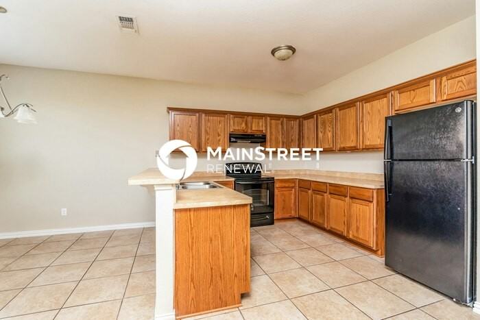 204 Kennedy Dr - Photo 5 of 16