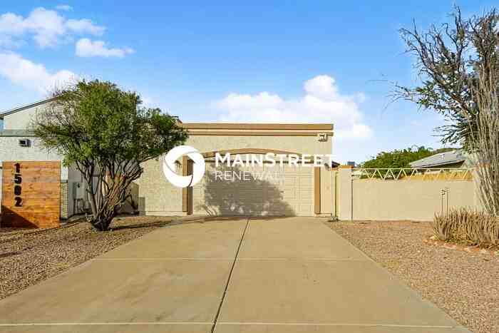 1506 E Wescott Dr - Photo 2 of 16