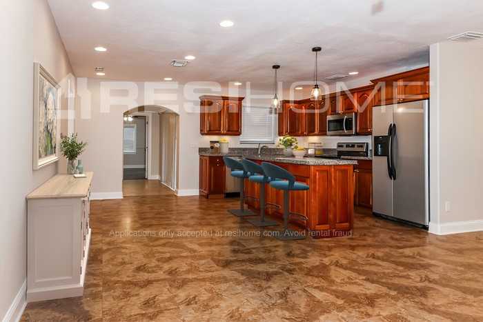 1001 Mohican Blvd - Photo 4 of 19