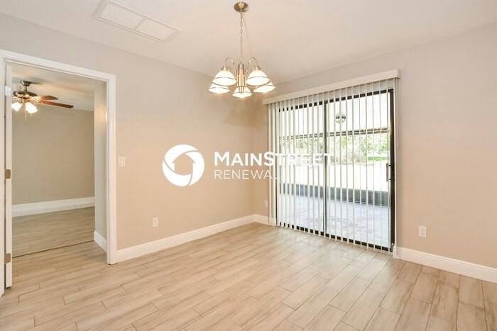 2755 Candler Dr - Photo 5 of 16