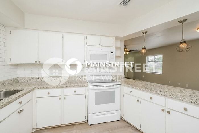 7117 Cambridge St - Photo 6 of 16