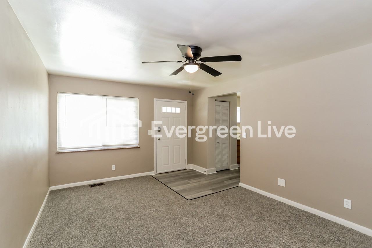 3284 Warfield Ave - Photo 3 of 15