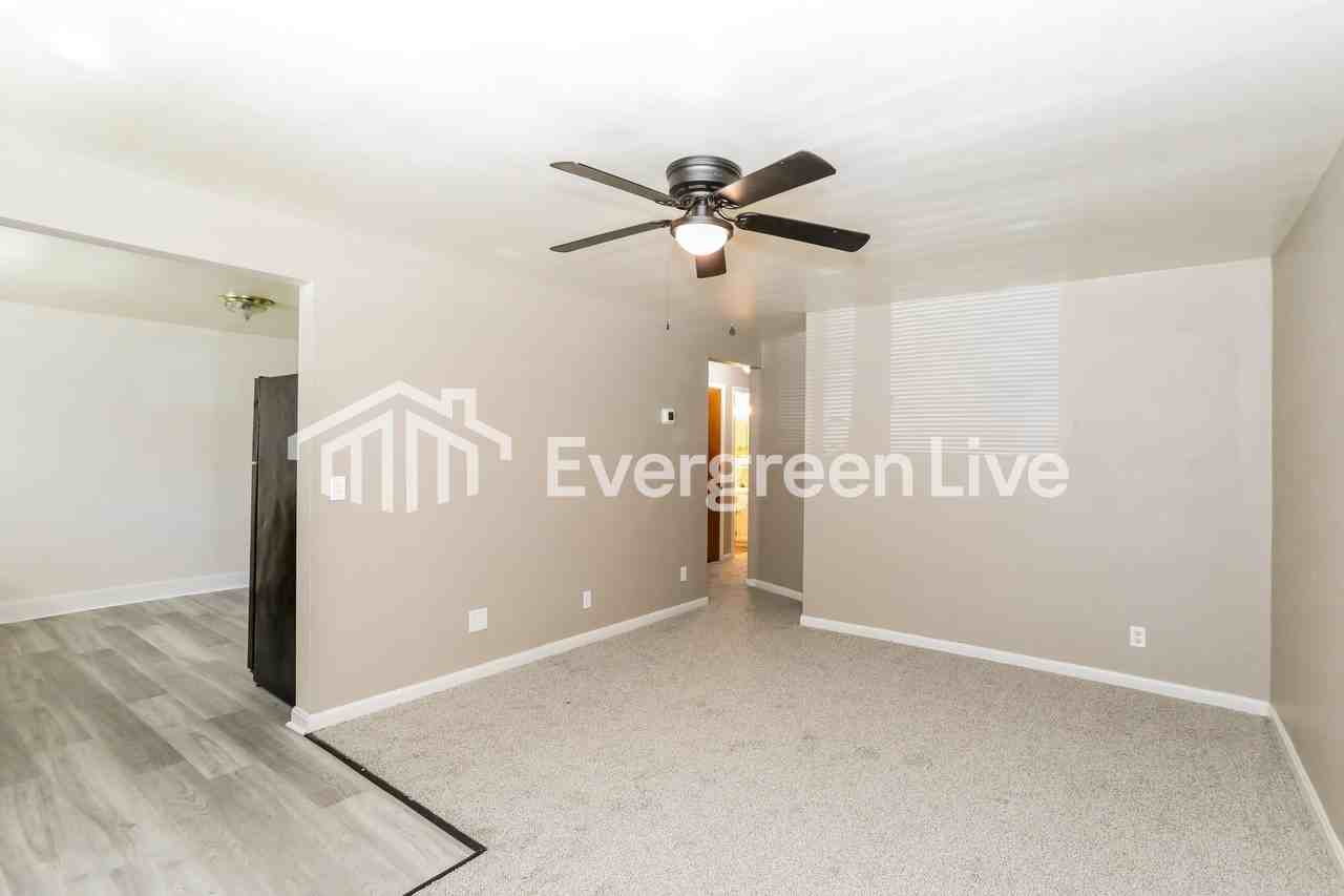 3284 Warfield Ave - Photo 4 of 15