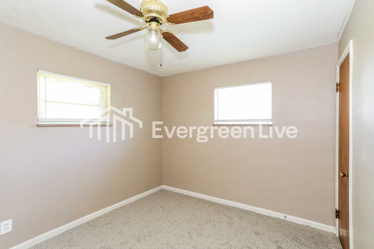 3284 Warfield Ave - Photo 7 of 15