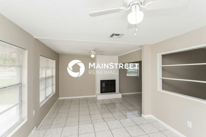 4395 Sherwood Blvd - Photo 4 of 16