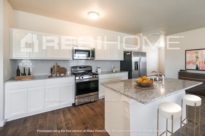 8140 Brighton Ave - Photo 2 of 17
