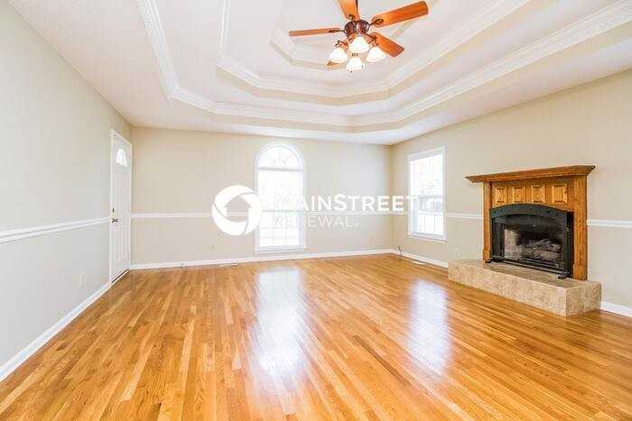 1311 Amberwood Cir - Photo 3 of 15