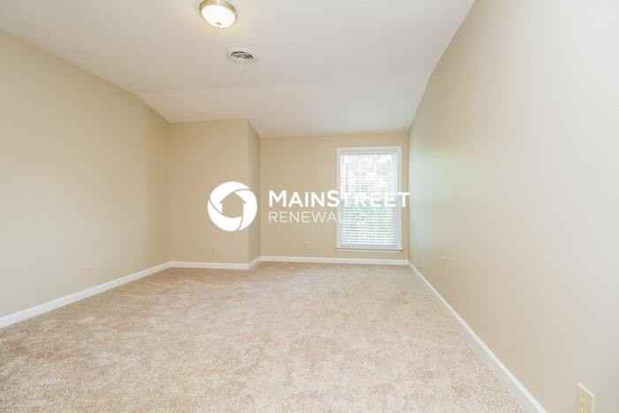 1311 Amberwood Cir - Photo 7 of 15