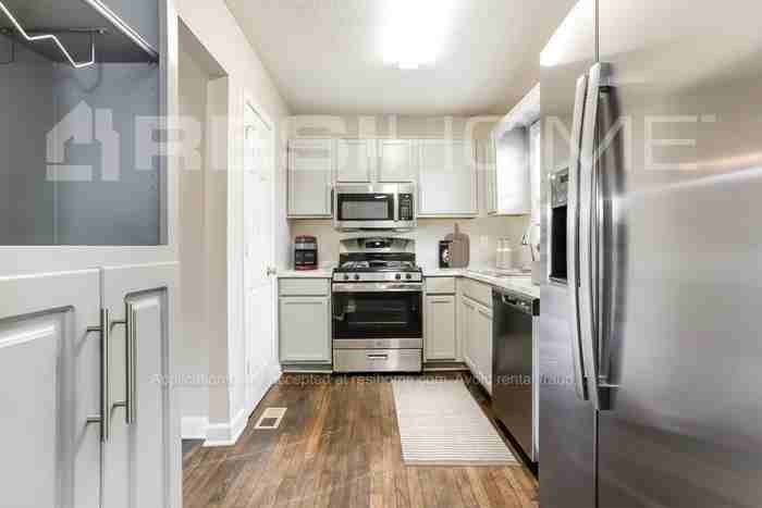 225 Campbell Dr - Photo 2 of 17