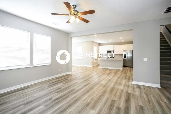 1937 Goodwin Pl - Photo 4 of 17