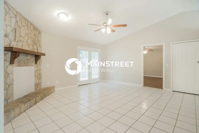 1329 Truman Dr - Photo 2 of 15