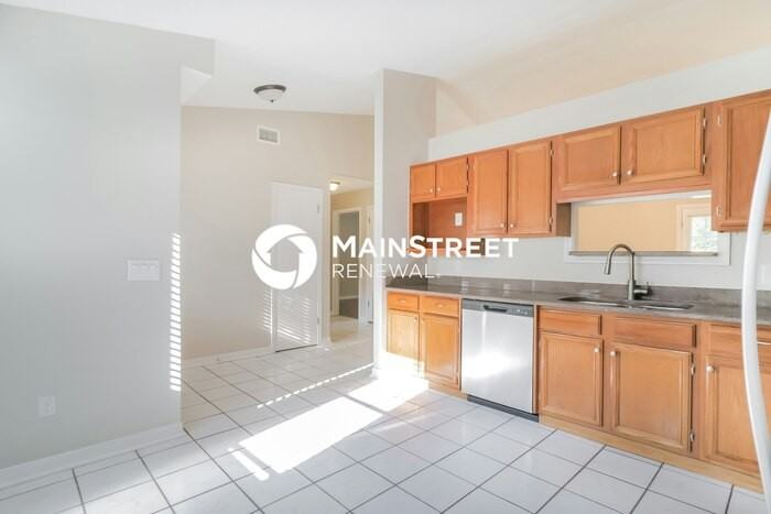 1329 Truman Dr - Photo 5 of 15