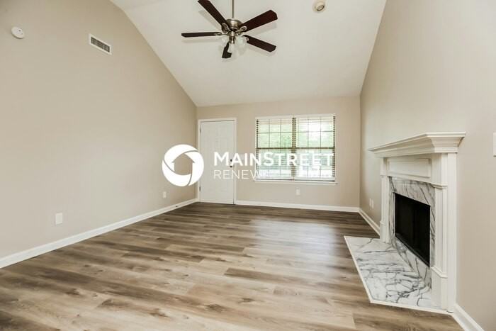 214 Riverwood Dr - Photo 3 of 16