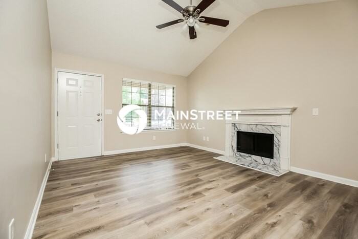 214 Riverwood Dr - Photo 4 of 16