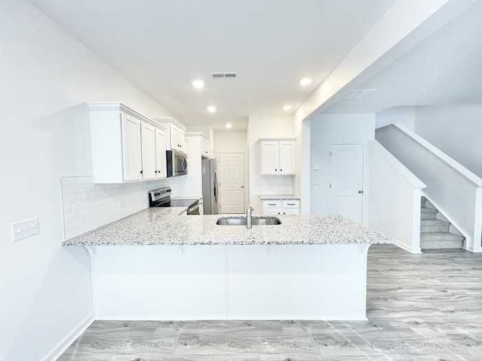 116 Gaelic Dr - Photo 2 of 14