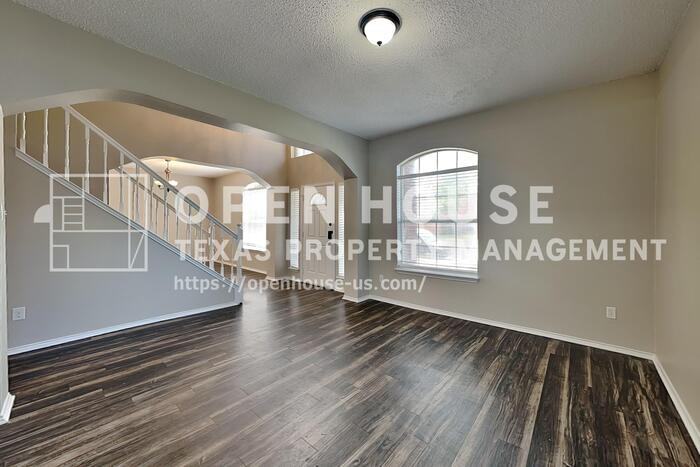 766 Whitman Pl - Photo 5 of 20