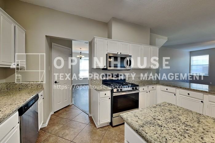 766 Whitman Pl - Photo 6 of 20