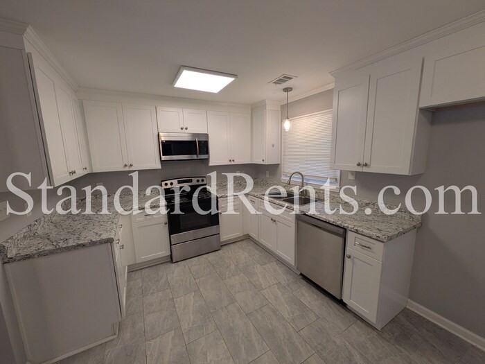 4404 Currie Ct - Photo 4 of 14