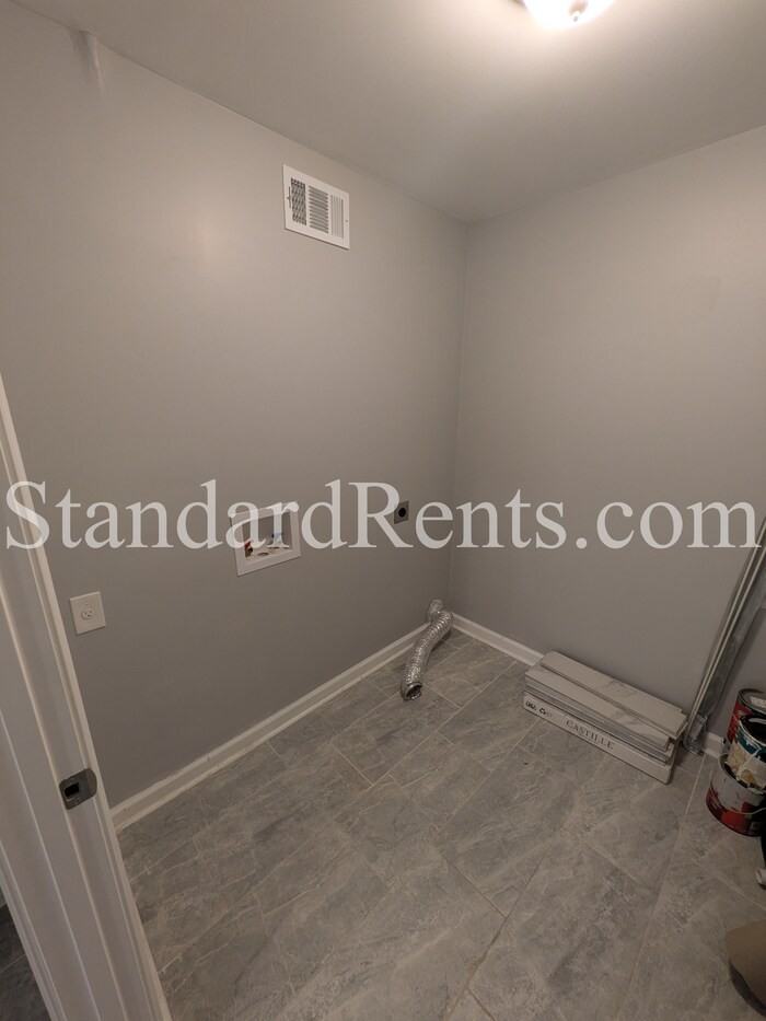 4404 Currie Ct - Photo 5 of 14