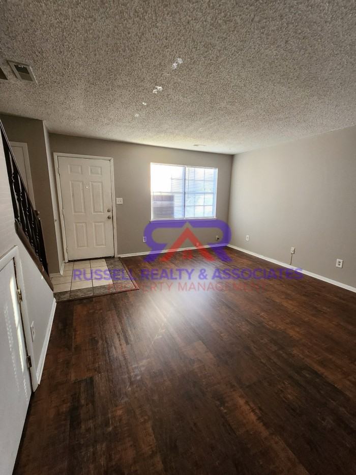 1931 Springlake Ct - Photo 2 of 8