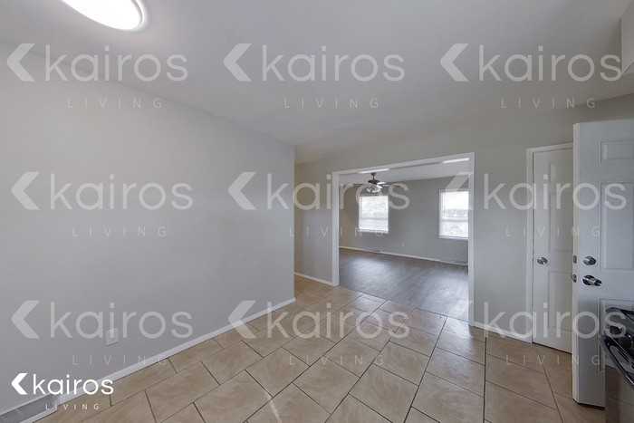 2543 Pontchartrain Dr - Photo 5 of 24