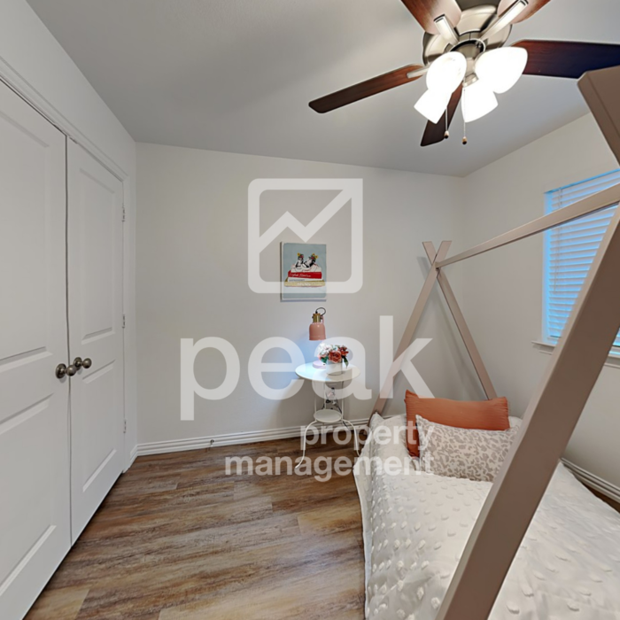 1704 Magnolia Ln - Photo 4 of 13