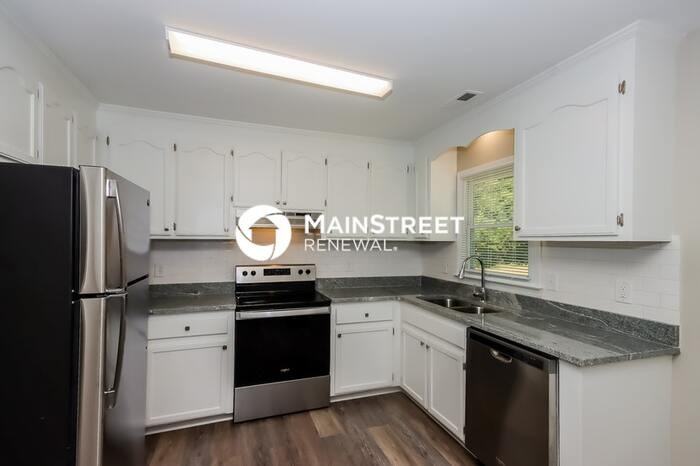 145 Hickory Creek Dr - Photo 5 of 16