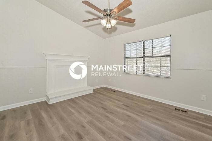 5817 Whisper Wood Rd - Photo 4 of 16