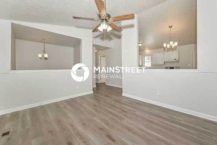 5817 Whisper Wood Rd - Photo 5 of 16