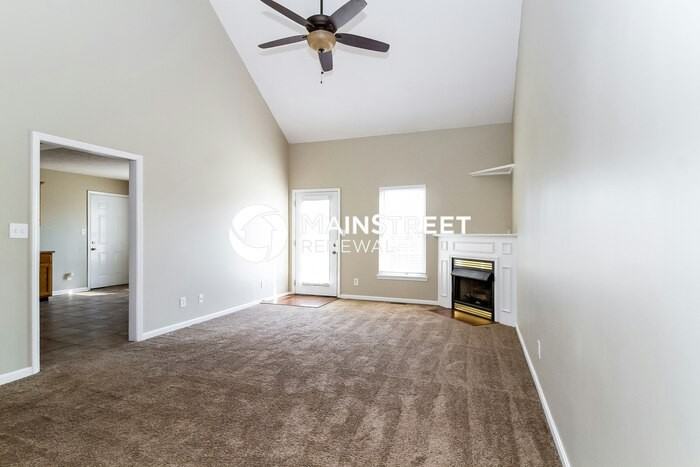 10721 Waycross Ave - Photo 3 of 15