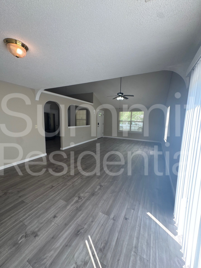 1119 Huger St - Photo 5 of 20