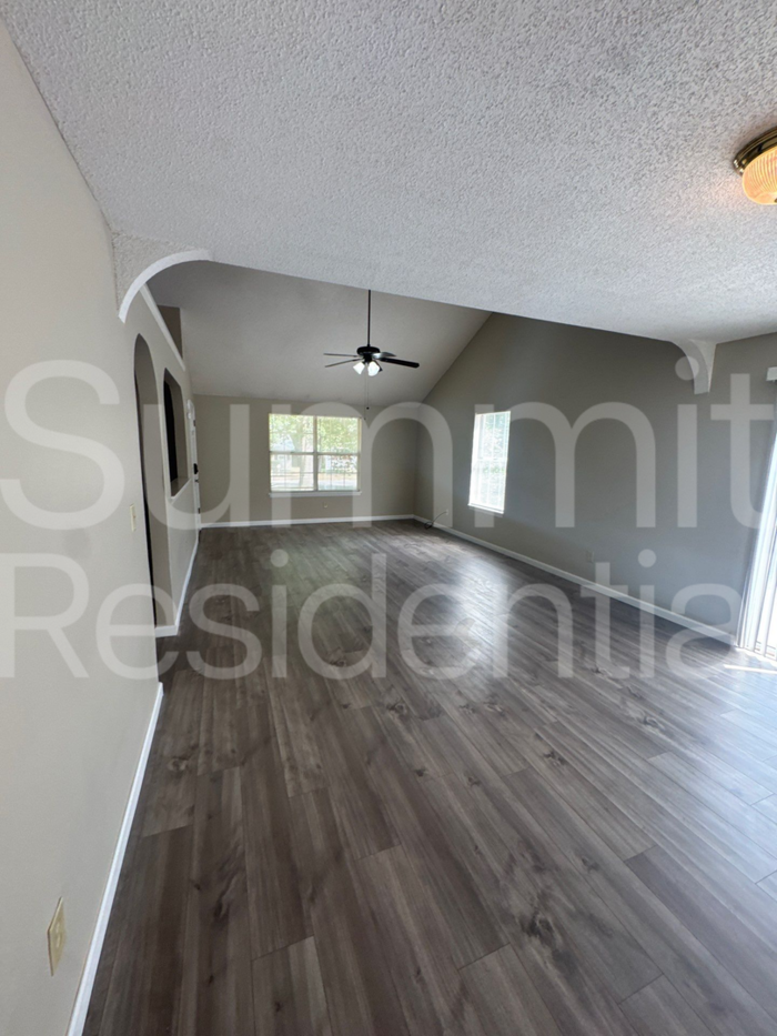 1119 Huger St - Photo 7 of 20