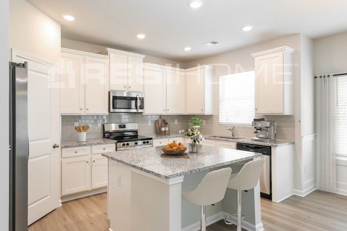 206 Buxton Ave - Photo 4 of 18