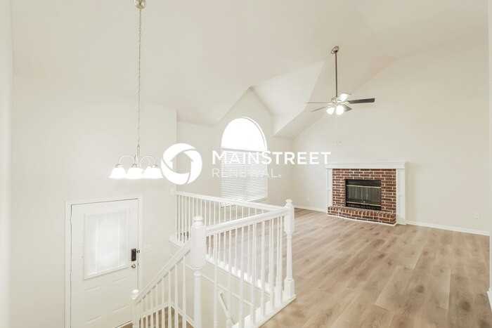 1607 W Christi Ln - Photo 6 of 18