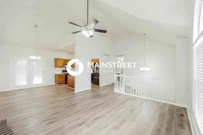 1607 W Christi Ln - Photo 7 of 18