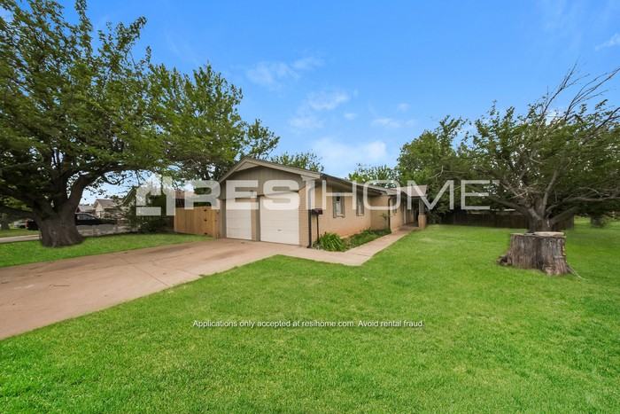 1832 Gale - Photo 3 of 7