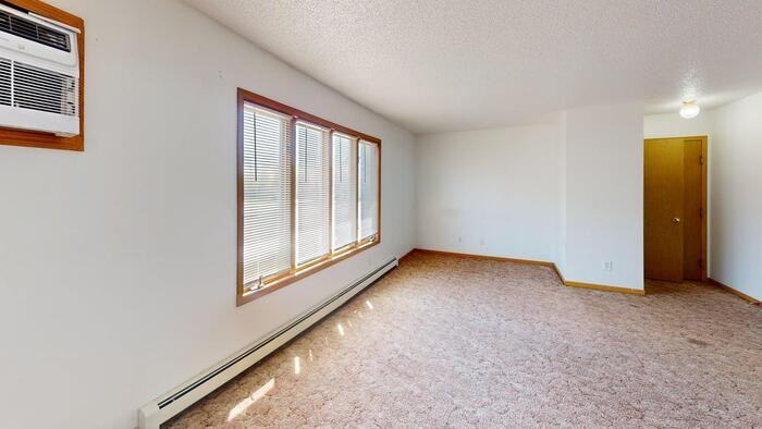 300 1st St Ne #1 - Photo 3 of 10