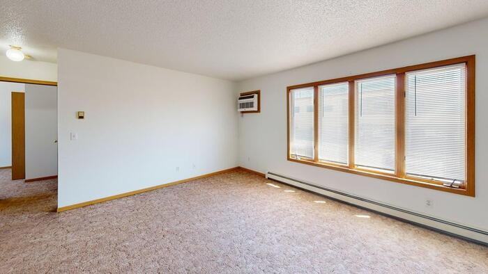 300 1st St Ne #1 - Photo 4 of 10