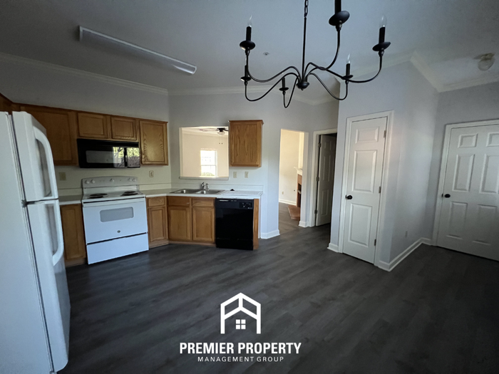 8516 Farmington Blvd - Photo 6 of 13