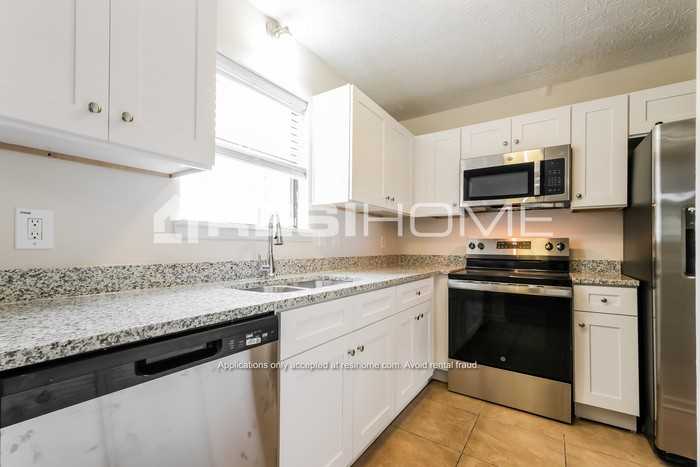 8226 Canyon Forge Dr - Photo 4 of 20